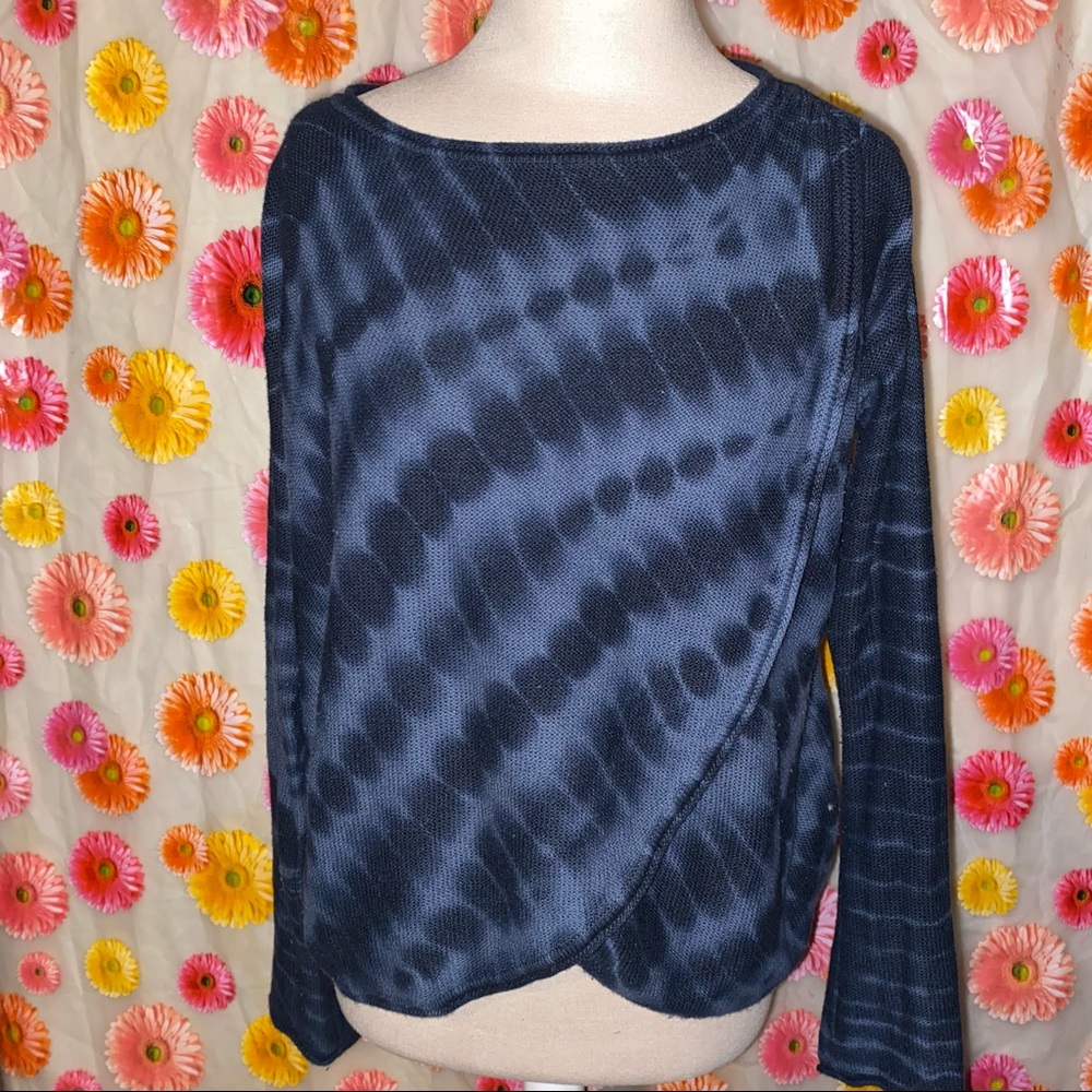 ✨3/$10✨ Prana Blue Tie Dye Longsleeve Top Sz S